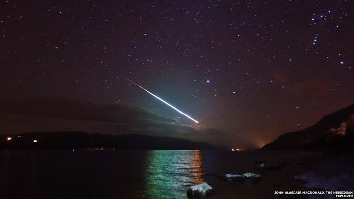 +++Bright fireball over Ireland & Scotland photographed+++ The second reported fireball last night was apparently photographed over Loch Ness by John Alasdair Macdonald. Here is the photo - a beauty for certain!